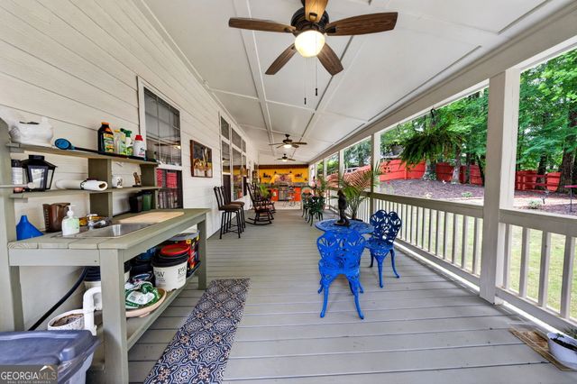 1020 Amber Waves Avenue, Hoschton, GA 30548
