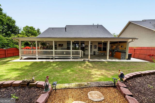 1020 Amber Waves Avenue, Hoschton, GA 30548