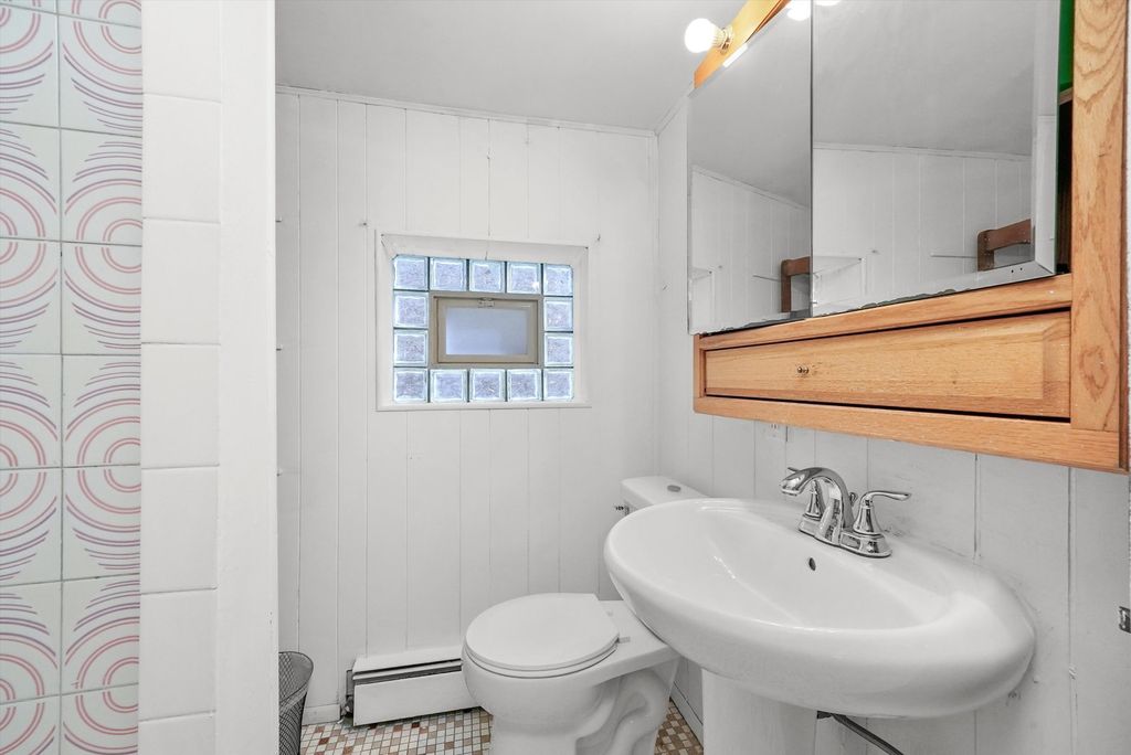 Image 19 of property listing at 3133 N 77th Court, Elmwood Park, IL 60707