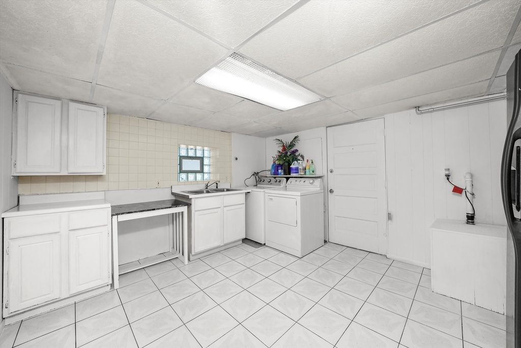 Image 20 of property listing at 3133 N 77th Court, Elmwood Park, IL 60707