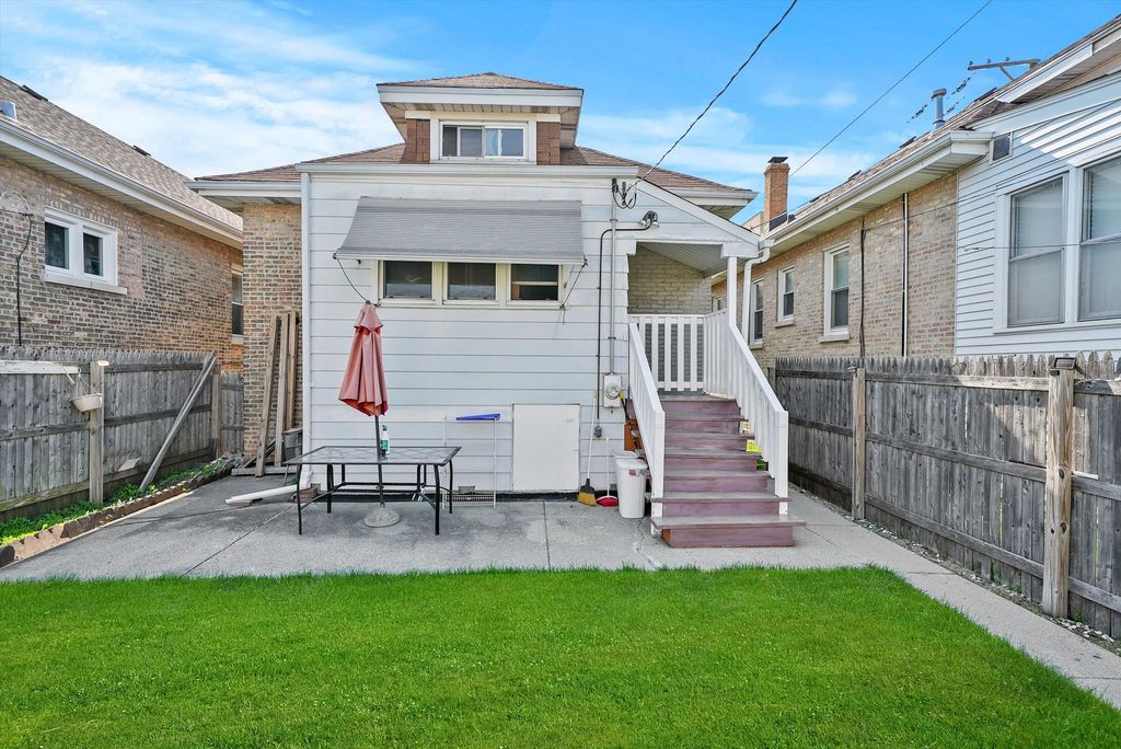 Image 22 of property listing at 3133 N 77th Court, Elmwood Park, IL 60707