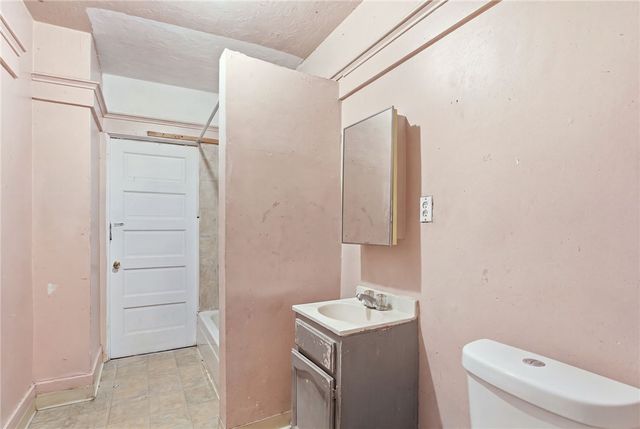 146 W Vernon, Los Angeles, CA 90037