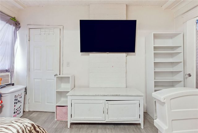 146 W Vernon, Los Angeles, CA 90037