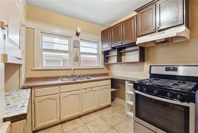 146 W Vernon, Los Angeles, CA 90037