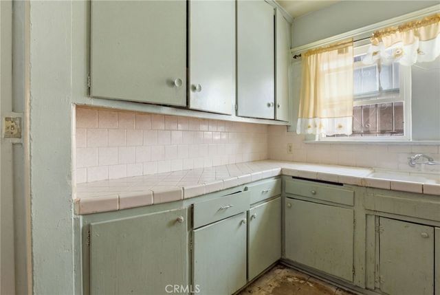 146 W Vernon, Los Angeles, CA 90037