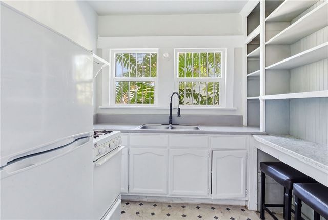 146 W Vernon, Los Angeles, CA 90037