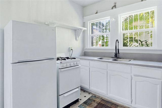 146 W Vernon, Los Angeles, CA 90037