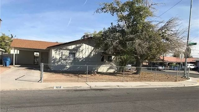 3258 GLENHURST Drive, Las Vegas, NV 89121