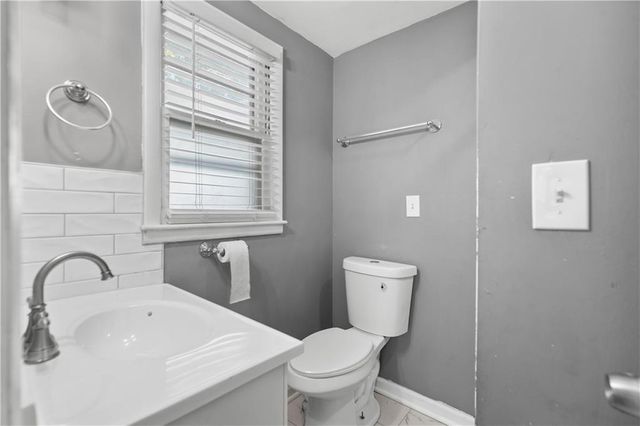 2510 ESSEX Street, Kansas City, KS 66103