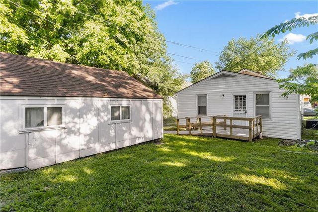 2510 ESSEX Street, Kansas City, KS 66103