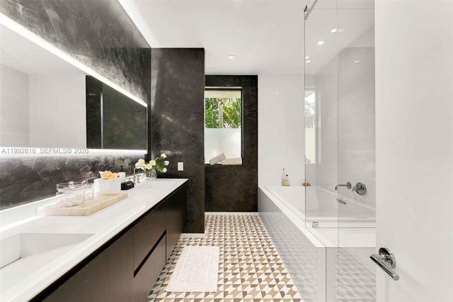 121 2nd Dilido Ter. Share A, Miami Beach, FL 33139