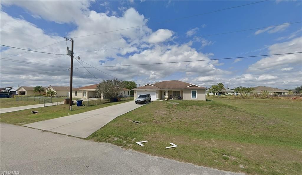 3904 11th ST W, Lehigh Acres, FL 33971