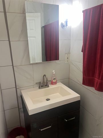 1285 Saint Lawrence Avenue, Bronx, NY 10472