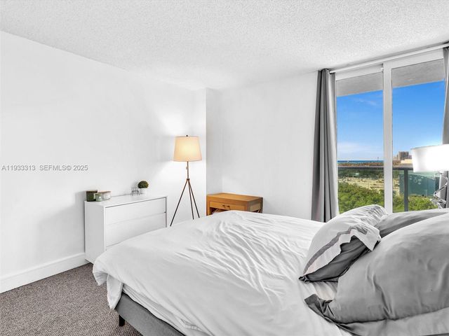 100 Bayview Dr 1025, Sunny Isles Beach, FL 33160