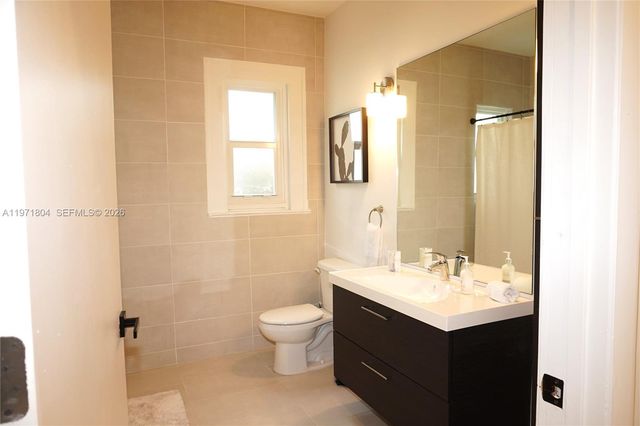 640 NE 71st St, Miami, FL 33138