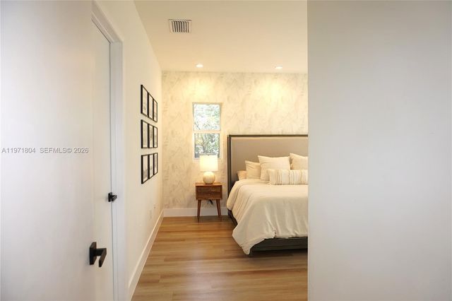 640 NE 71st St, Miami, FL 33138