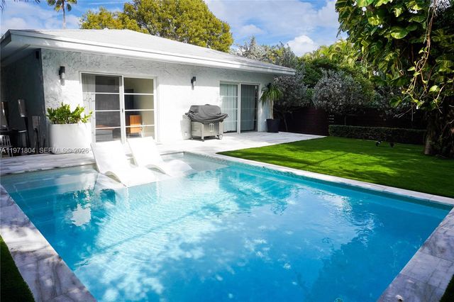 640 NE 71st St, Miami, FL 33138