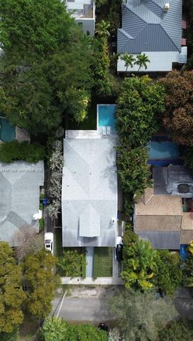 640 NE 71st St, Miami, FL 33138