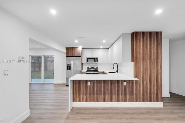 3180 NE 10th Ter, Pompano Beach, FL 33064