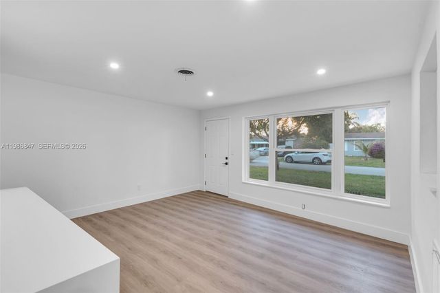 3180 NE 10th Ter, Pompano Beach, FL 33064