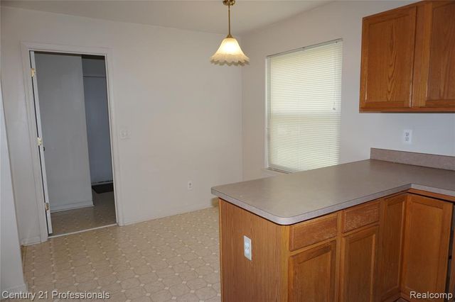 23244 Potomac Circle, Farmington, MI 48335