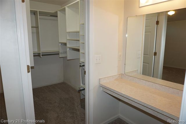 23244 Potomac Circle, Farmington, MI 48335