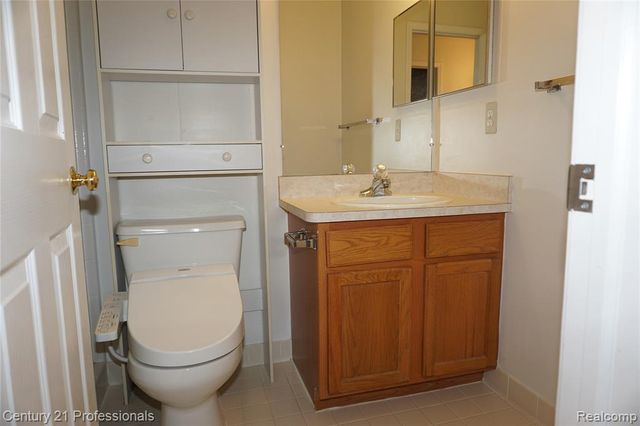 23244 Potomac Circle, Farmington, MI 48335