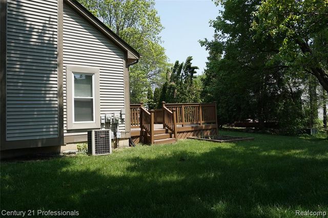 23244 Potomac Circle, Farmington, MI 48335
