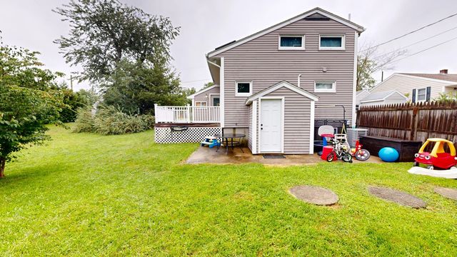 42 Clancy St, Swansea, MA 02777
