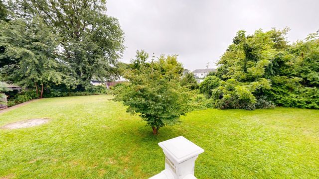 42 Clancy St, Swansea, MA 02777