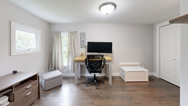 42 Clancy St, Swansea, MA 02777