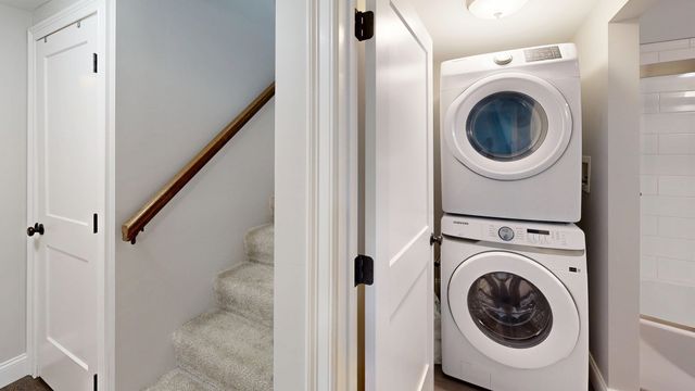 42 Clancy St, Swansea, MA 02777