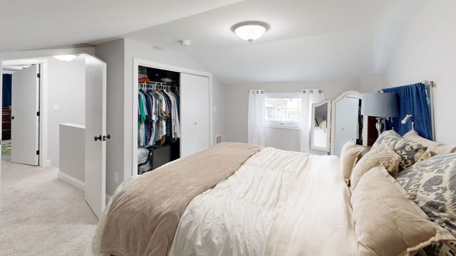 42 Clancy St, Swansea, MA 02777