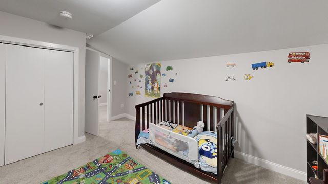42 Clancy St, Swansea, MA 02777