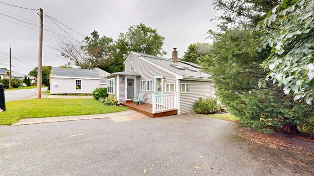 42 Clancy St, Swansea, MA 02777