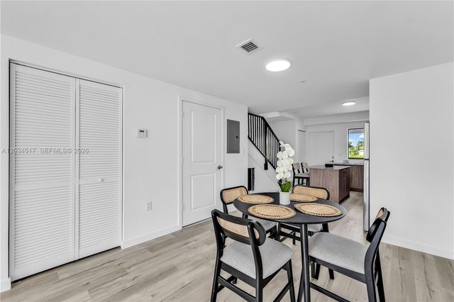 155 NW 160TH ST TH 5, North Miami Beach, FL 33169