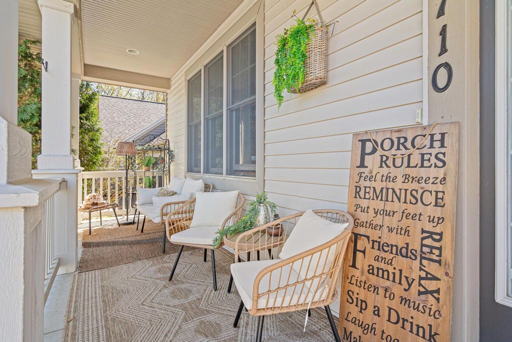 2710 Red Splendor Circle E, Maplewood, MN 55119 — photo 2