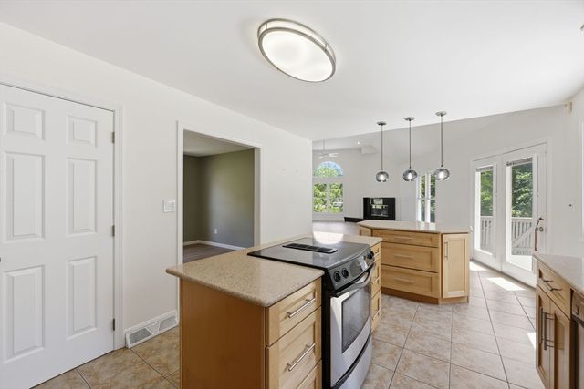 30 Cara Ln, Westfield, MA 01085