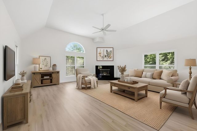 30 Cara Ln, Westfield, MA 01085