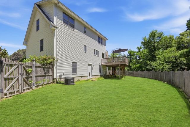 30 Cara Ln, Westfield, MA 01085