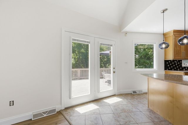 30 Cara Ln, Westfield, MA 01085