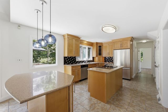 30 Cara Ln, Westfield, MA 01085