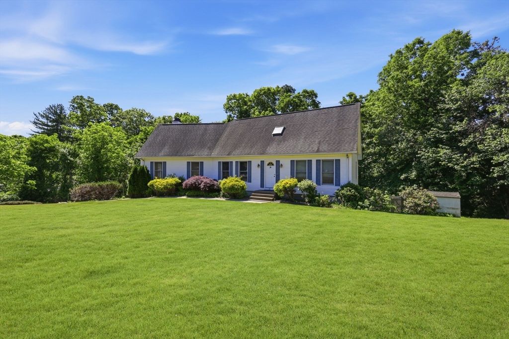 30 Cara Ln, Westfield, MA 01085