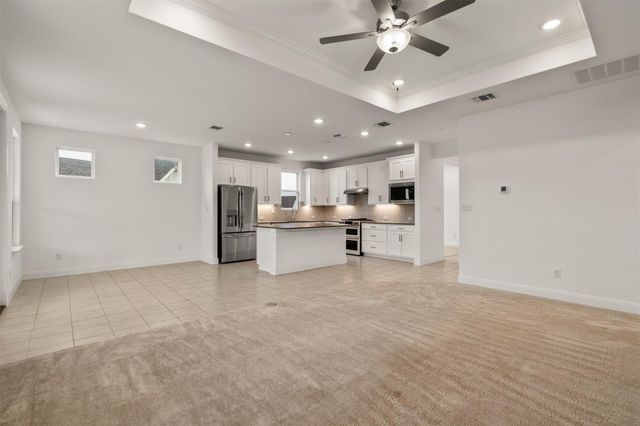 302 Barn Hill LOOP, Dripping Springs, TX 78620