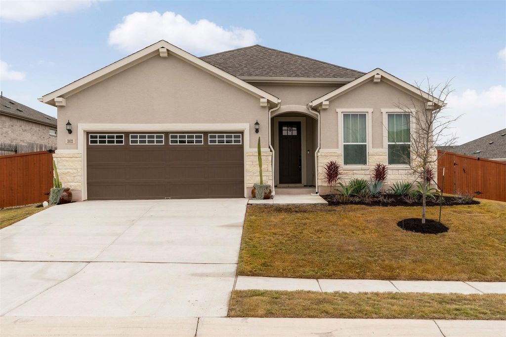 302 Barn Hill LOOP, Dripping Springs, TX 78620