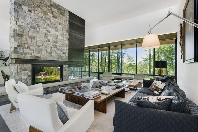 29396 Cherokee Rd, Bovey, MN 55709