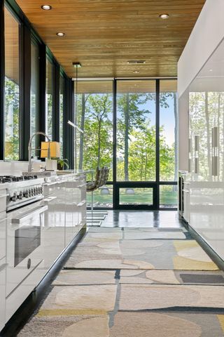 29396 Cherokee Rd, Bovey, MN 55709