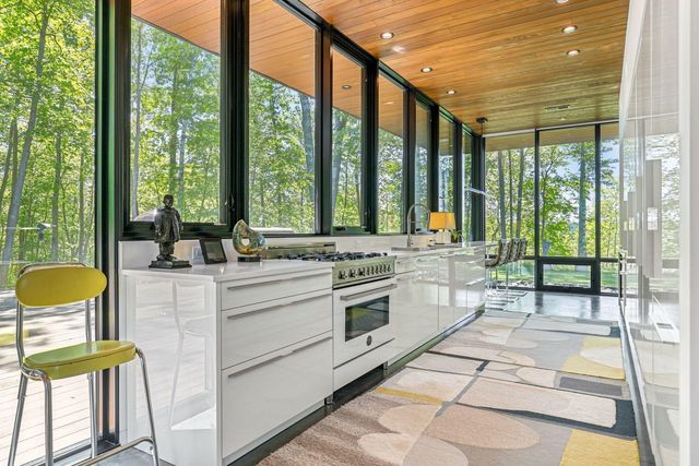 29396 Cherokee Rd, Bovey, MN 55709