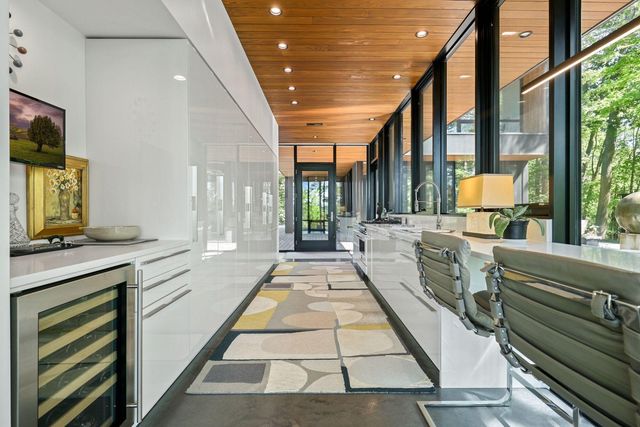 29396 Cherokee Rd, Bovey, MN 55709