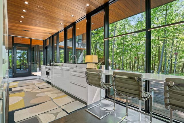 29396 Cherokee Rd, Bovey, MN 55709